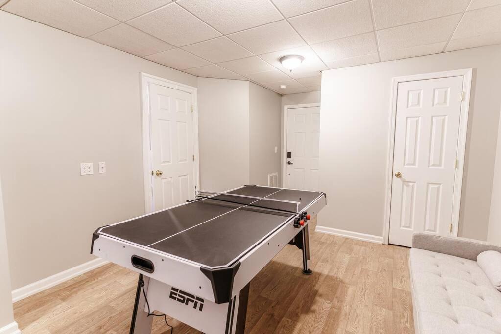 Mountain Views, Hot Tub, Firepit, Dog Friendly, Ev Connector Holiday home