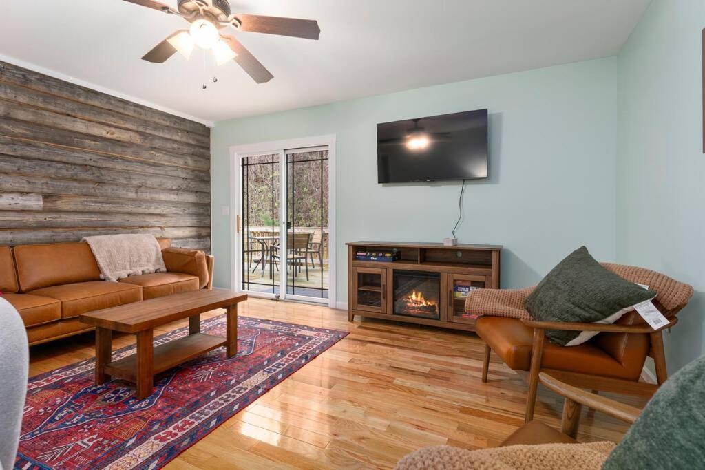 Holiday home Mountain Views, Hot Tub, Firepit, Dog Friendly, Ev Connector
